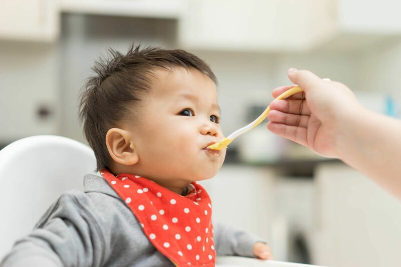Chế độ ăn bé 1 tuổi giúp khỏe mạnh, thông minh