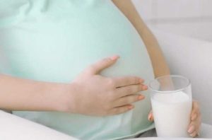 Bà bầu nên uống sữa gì tốt nhất?
